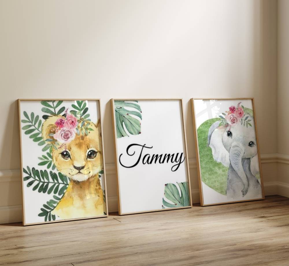 affiche animaux savane pour chambre bébé fille. Personnalisable avec le prénom.
