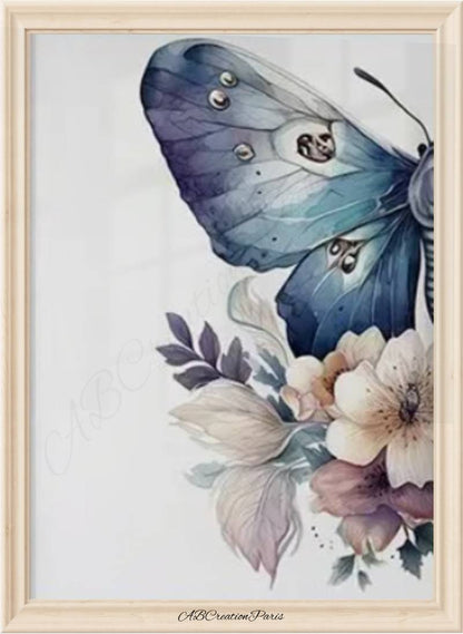 affiche d'une aile de papillon bleu sur parterre de fleur 