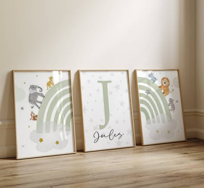 affiche chambre bébé garcon arc en ciel et animaux de la jungle. Affiche personnalisée avec initiale et prénom 