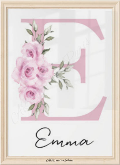 affiche initiale vieux rose et fleur avec prénom manuscrit. décoration murale chambre bébé fille
