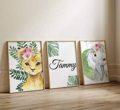 affiche animaux savane pour chambre bébé fille. Personnalisable avec le prénom.