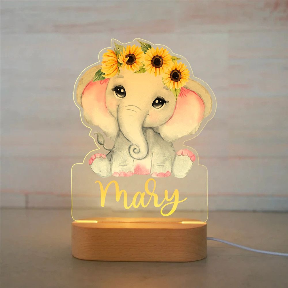 Veilleuse personnalisée éléphant avec couronne de tournesols, prénom Mary, cadeau décoratif pour chambre d'enfant.